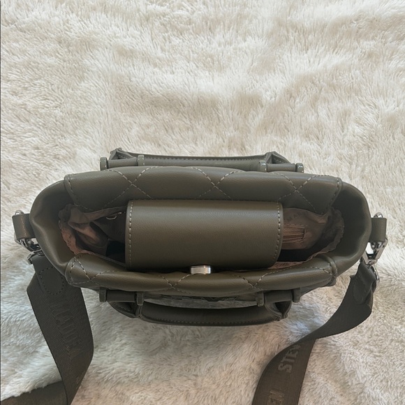 Steve Madden Bbabi mini crossbody Quilted Olive Green - Picture 3 of 15